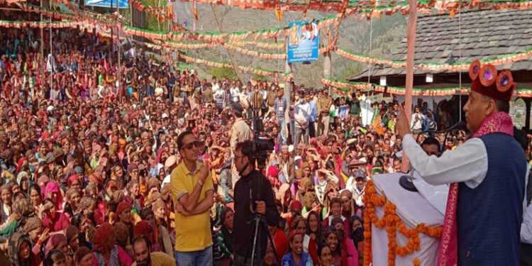 CM lays foundation stones of Rs. 70 crore in Anni Vidhan Sabha area