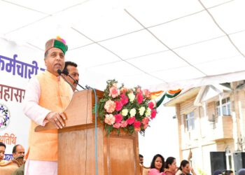 CM announces higher pay scales to employees working prior to 3 January 2022 on completing two years