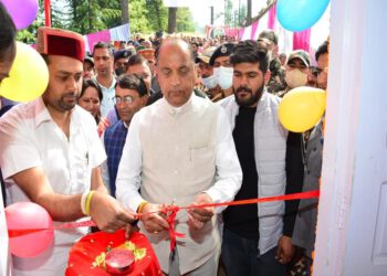 Chief Minister inaugurates Multipurpose Building in GP Sharan of Seraj Constituency