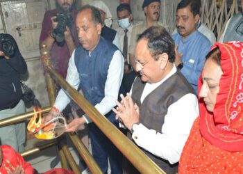 Jagat Prakash Nadda and Jai Ram Thakur visit Brajeshwari Mata Temple