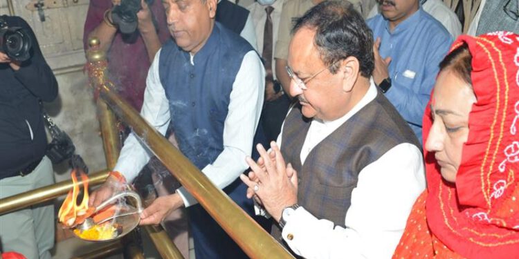 Jagat Prakash Nadda and Jai Ram Thakur visit Brajeshwari Mata Temple