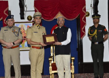 Governor honours ‘Harmony of the Pines’ Police Orchestra with Prernastrot Puraskarar