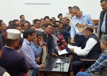 CM listens to public grievances at Thunag