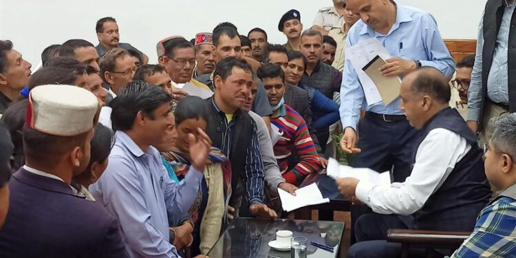 CM listens to public grievances at Thunag