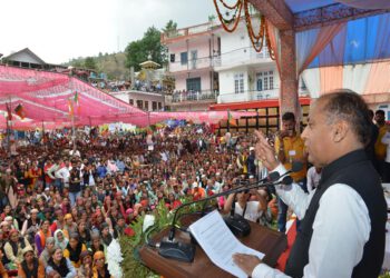 CM dedicates and lays foundation stone of developmental projects of Rs. 102 crore at Rohru