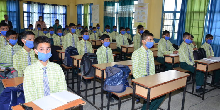 Governor visits Government Dileep Boys Senior Secondary School in Solan