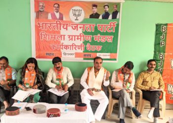 Tandon visits shimla grameen takes valueable feedback