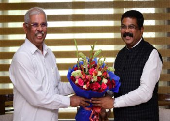 Governor calls on Union Minister of Education