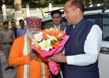 CM receives Brahmrishi Kumar Swami ji