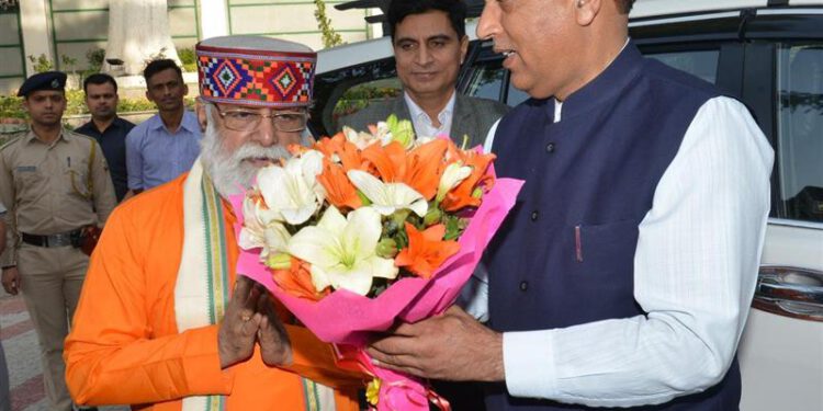 CM receives Brahmrishi Kumar Swami ji