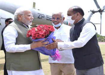 Prime Minister accorded rousing welcome