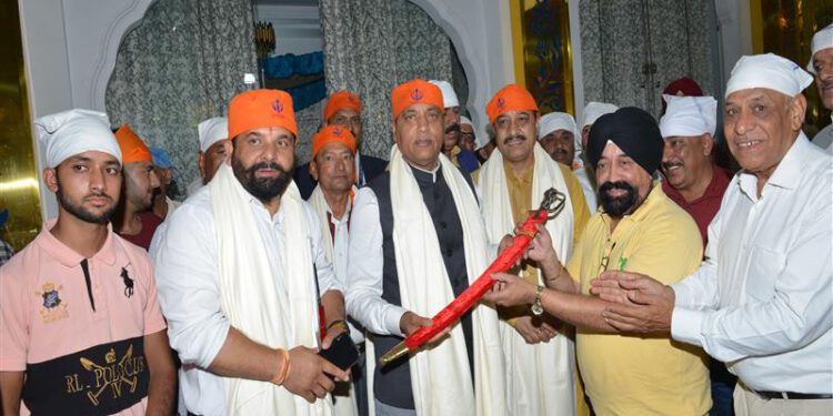 CM pays obeisance at Sri Gurudwara Sahib in Chamba