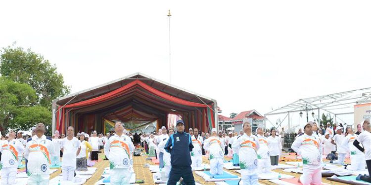Yoga brings physical and mental discipline : CM