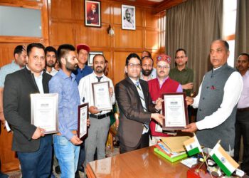 Members of Chess Marathon call on CM