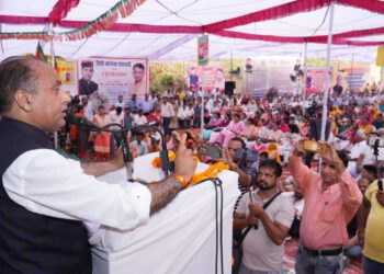 CM inaugurates and lays foundation stone of various projects worth Rs. 112.68 crore in Shri Naina Devi Ji Vidhan Sabha area