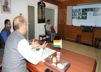 CM reviews preparedness for disaster management with DCs and SPs