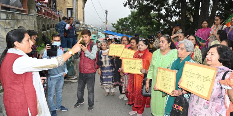 Congress president should apologise for her statement : Neelam