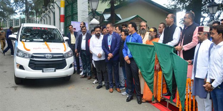 CM dedicates 18 new taxis worth Rs 2.91 crore to the residents of Shimla under Ride with Pride