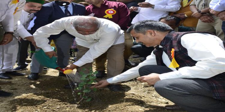 Governor launches ‘AYUSH Pathshala Vatika’ campaign