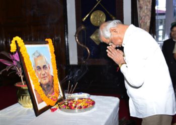 Governor pays tribute to Atal Bihari Vajpayee