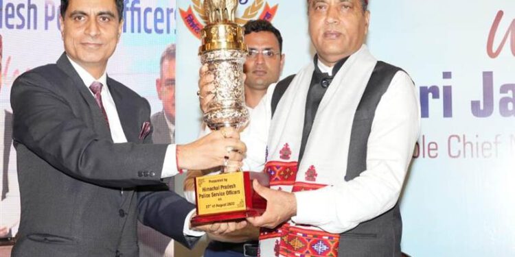 CM enhances the Uniform Allowance of HP Police Officers to Rs 15,000