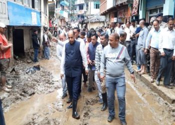 Chief Minister visits the flood affected areas of Thunag