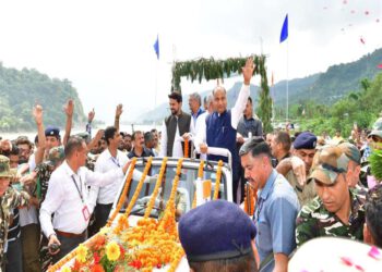 CM inaugurates and lays foundation stones of Rs. 980 crore at Sidhpur and Cholthara in Dharampur AC