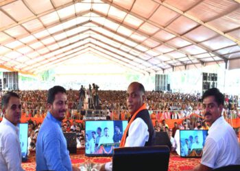 Chief Minister inaugurates and lays foundation stones of developmental projects worth Rs. 55.03 in Sundernagar AC