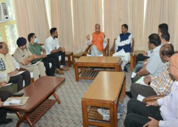 Chief Minister reviews preparations for PM’s visit in Mandi