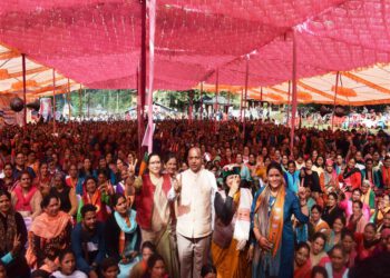 Chief Minister inaugurates and lays foundation stone of 14 developmental projects worth Rs. 29 crore at Janjehli