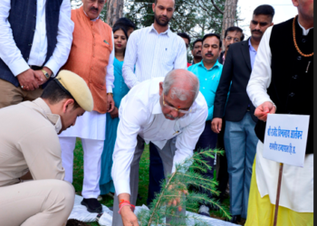Governor inaugurates plantation program of Shimla Press Club