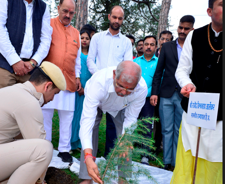 Governor inaugurates plantation program of Shimla Press Club