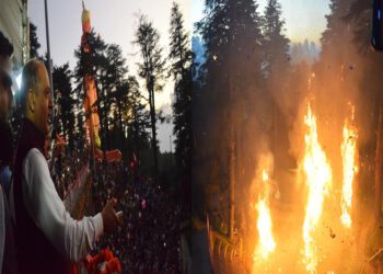 CM pays obeisance at Jakhu temple, performs the ceremony of Ravana dahan