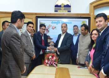 HPPS Officers thank the Chief Minister