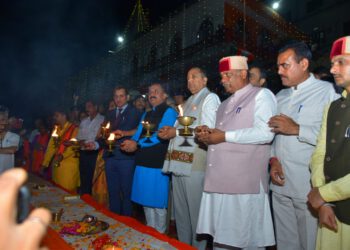 Chief Minister performs Yamuna Aarti at Paonta Sahib