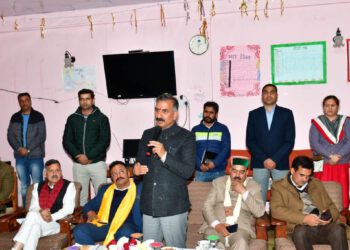 CM distributes sweets to girls of Balika Ashram in Shimla