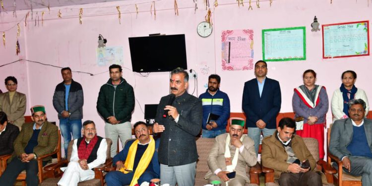 CM distributes sweets to girls of Balika Ashram in Shimla