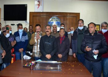 A delegation of Shimla Urban Congress calls on Chief Minister