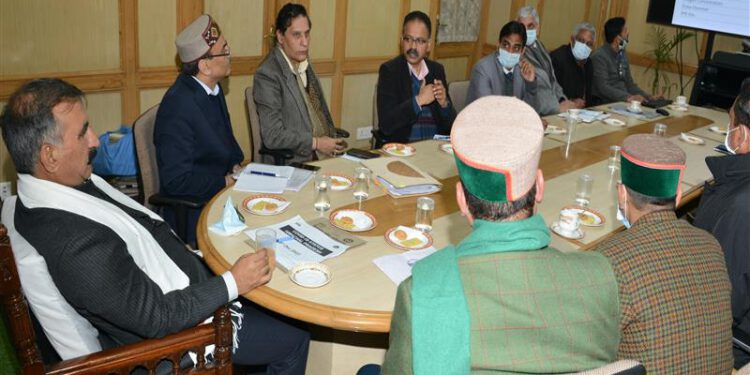 Keep strict vigil on number of corona cases in State: Chief Minister