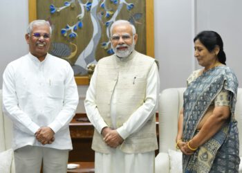 Governor calls on PM