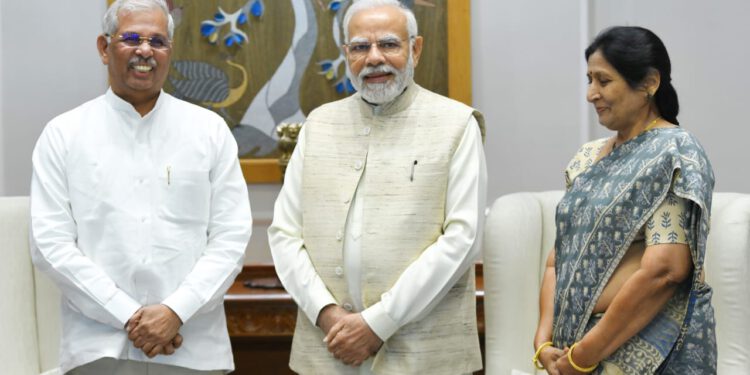 Governor calls on PM