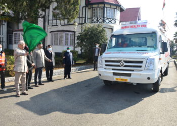 Governor flags off Mobile Health Vans from Raj Bhavan