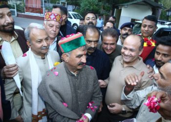 CM accorded rousing reception at New Delhi