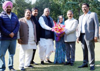 Chief Minister calls on Mallikarjun Kharge at New Delhi
