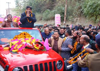Deputy Chief Minister accorded rousing welcome on reaching home district