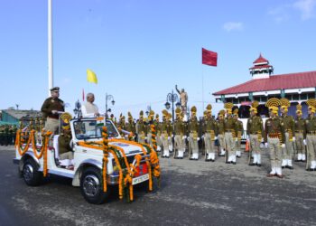 Governor unfurls the tricolour at Ridge on Republic Day