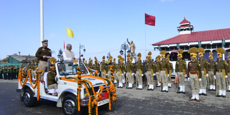 Governor unfurls the tricolour at Ridge on Republic Day