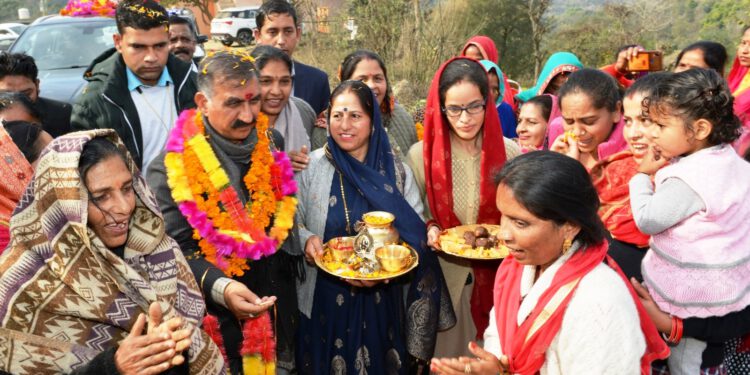 Simple persona connects Thakur Sukhvinder Singh Sukhu with the masses