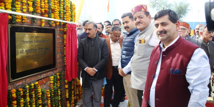 CM lays foundation of ‘Himachal Niketan’ at Delhi