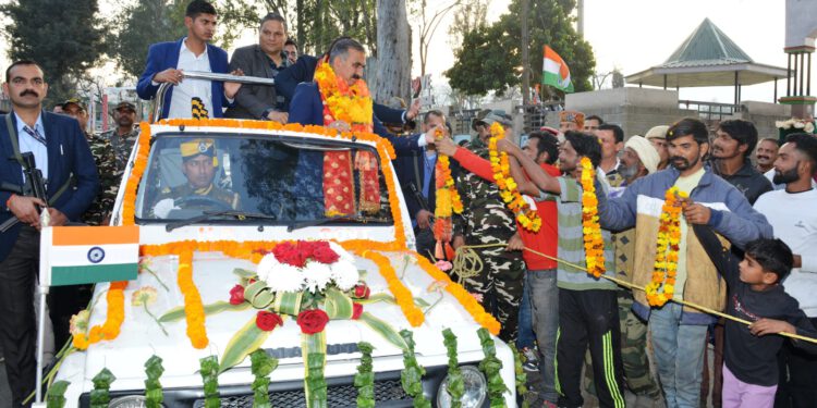 Chief Minister accorded rousing welcome at Sundernagar